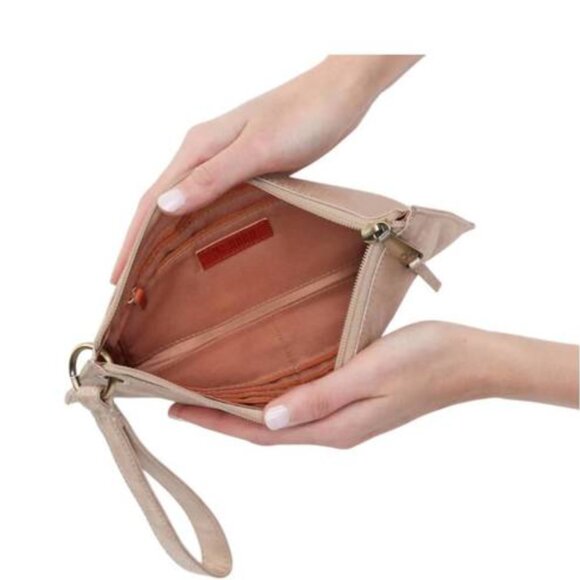 🎉 NEW LISTING NWT HOBO Vida Wristlet in Guilded Beige 100% Genuine Leather - Picture 4 of 14